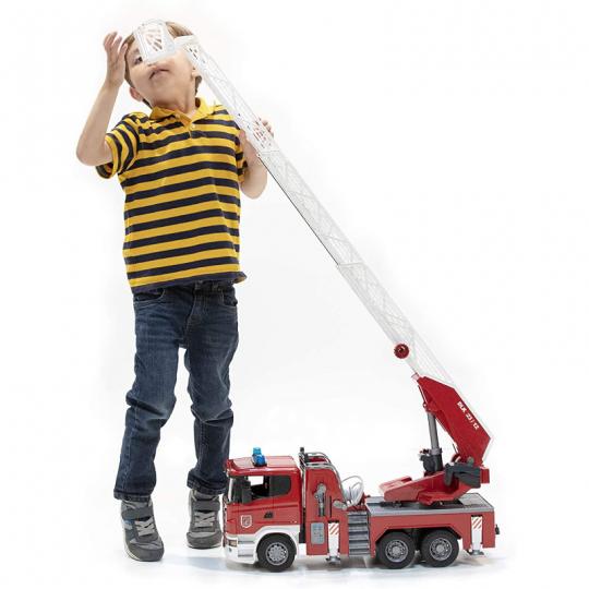 Bruder SCANIA R-Serie Feuerwehrleiterwagen mit Wasserpumpe und Light Spielzeug 